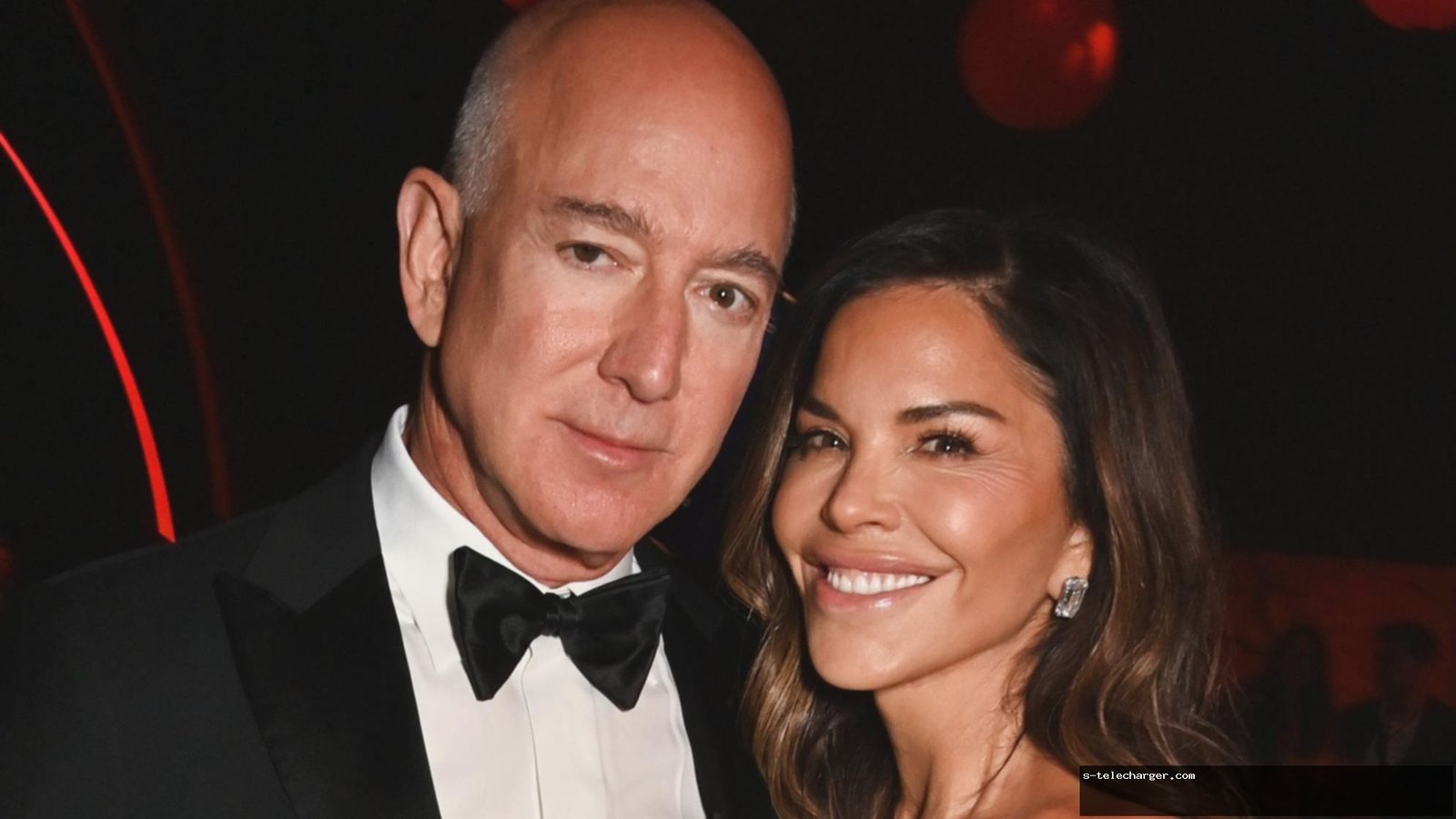 Pernikahan miliarder Jeff Bezos dan Lauren Sanchez menuai aksi protes