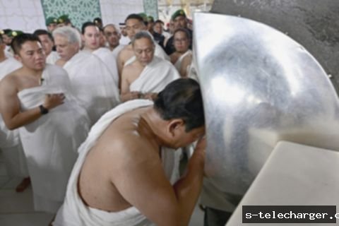 Presiden Prabowo Cium Hajar Aswad dan Salat di Dalam Ka’bah